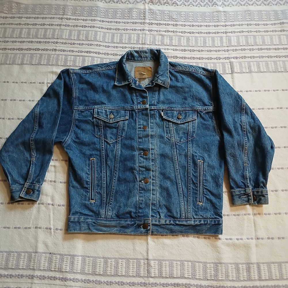 Vintage Levi's Men's Denim Trucker Jacket Size M 77930 7206 Made in USA Blue